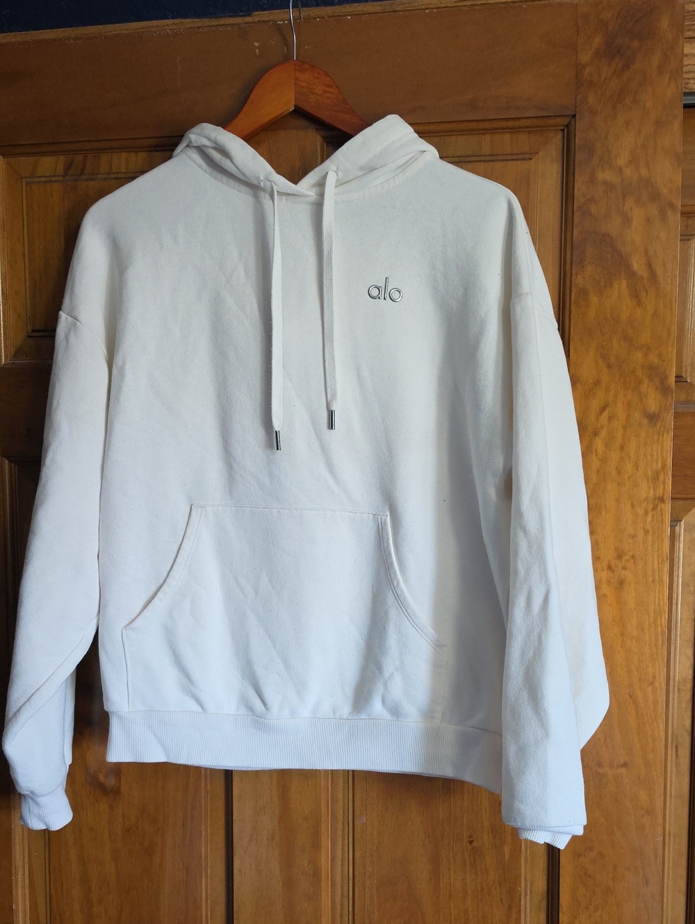 ALO Yoga Cream Accolade Sweatshirt